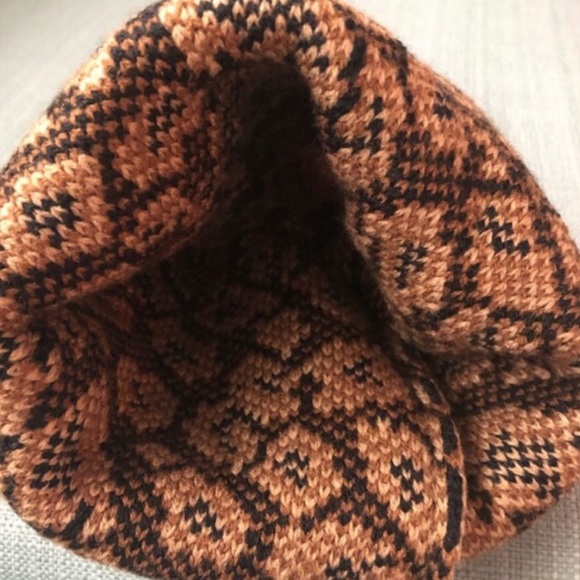 Leopard print beanie hat - Picture 7 of 7